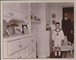 'White bedroom' in typical Edwardian style. (Image courtesy of Philippe Garner)